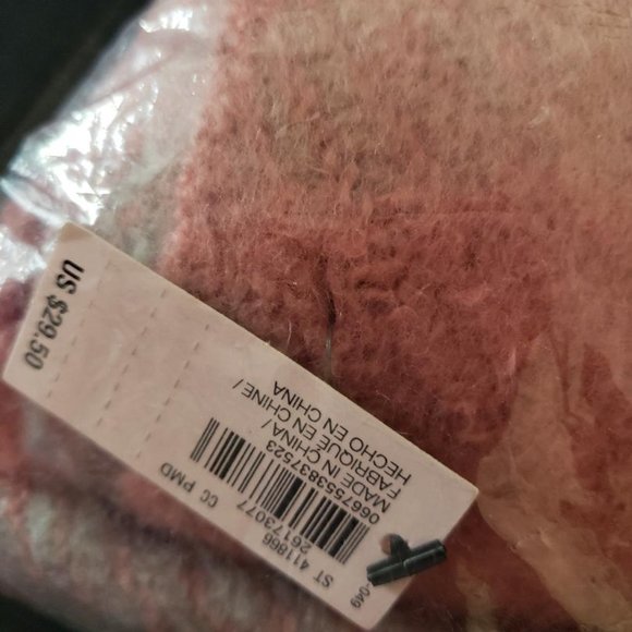 NWT *HP 3/14* Victoria's Secret Great Blanket Scarf - Picture 4 of 6